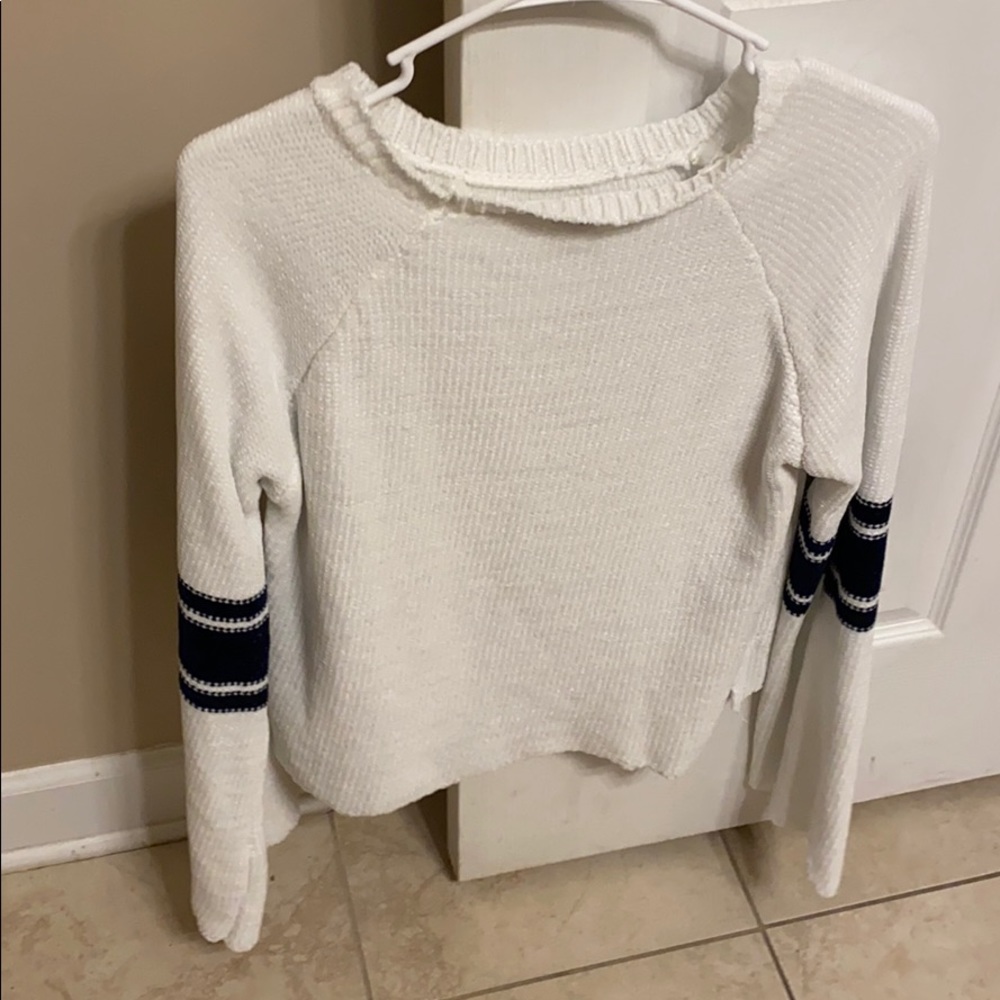 Sweater - Picture 2 of 4